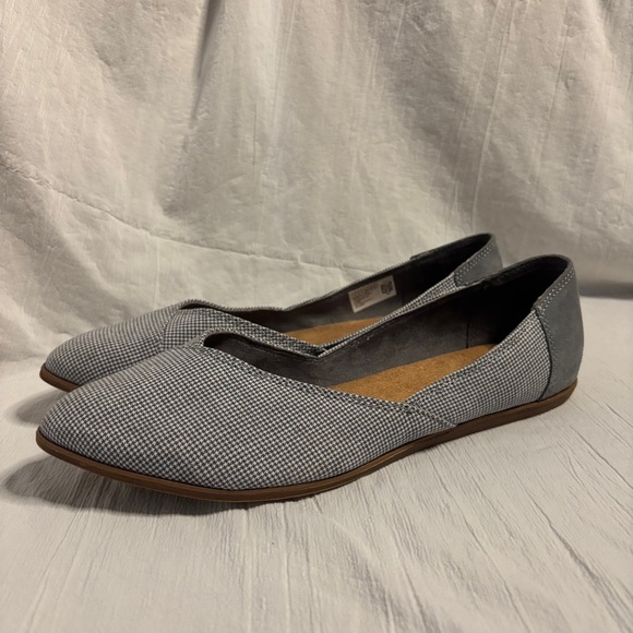 TOMS Jutti Almond Toe Flat Gray White Size 12 - Picture 4 of 13